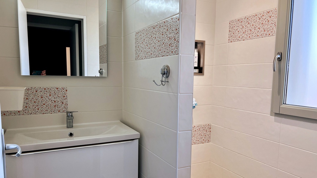 Photo of Bathroom in Libourne