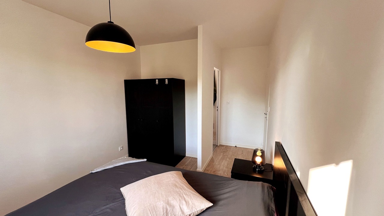Photo of Bedroom in Libourne