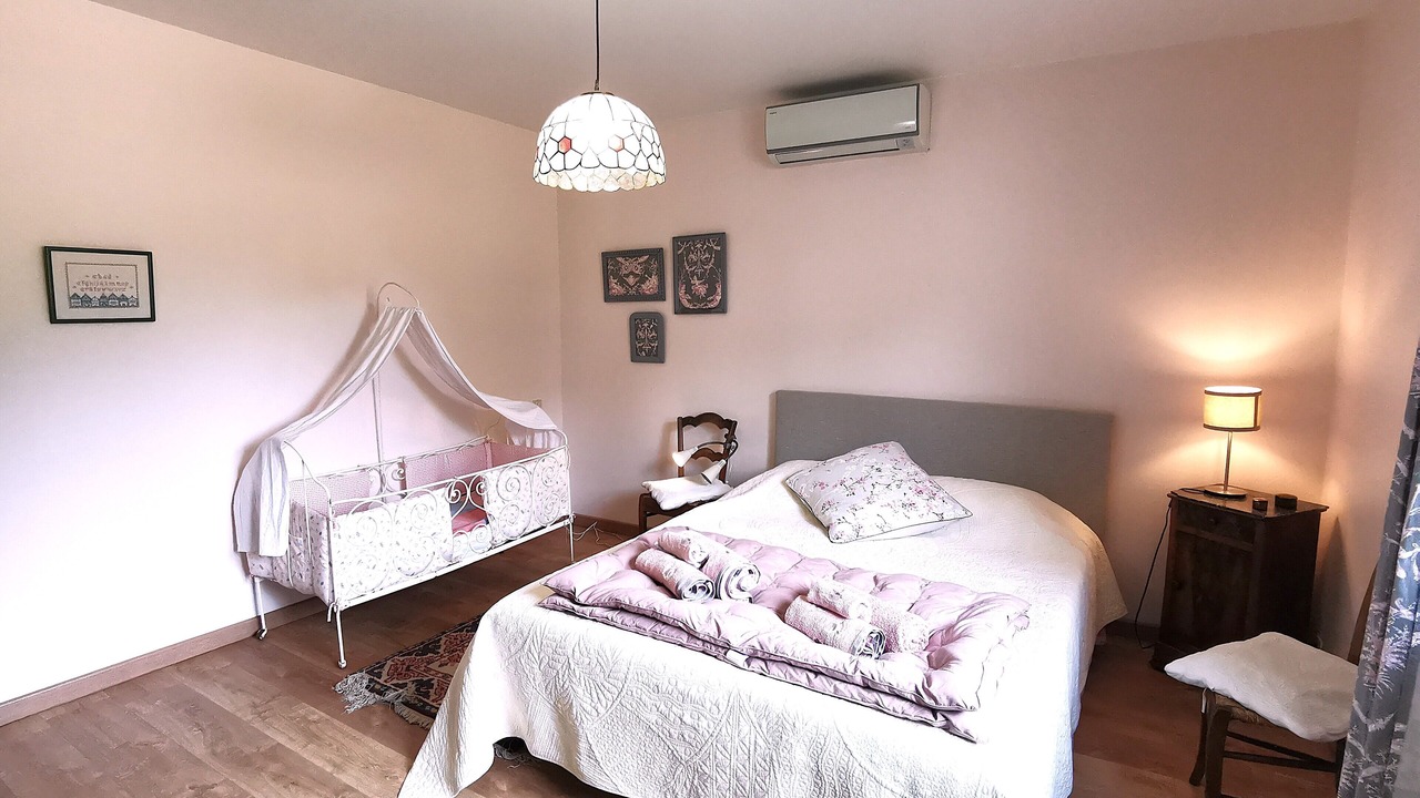 Photo of Bedroom in Parentis-en-Born