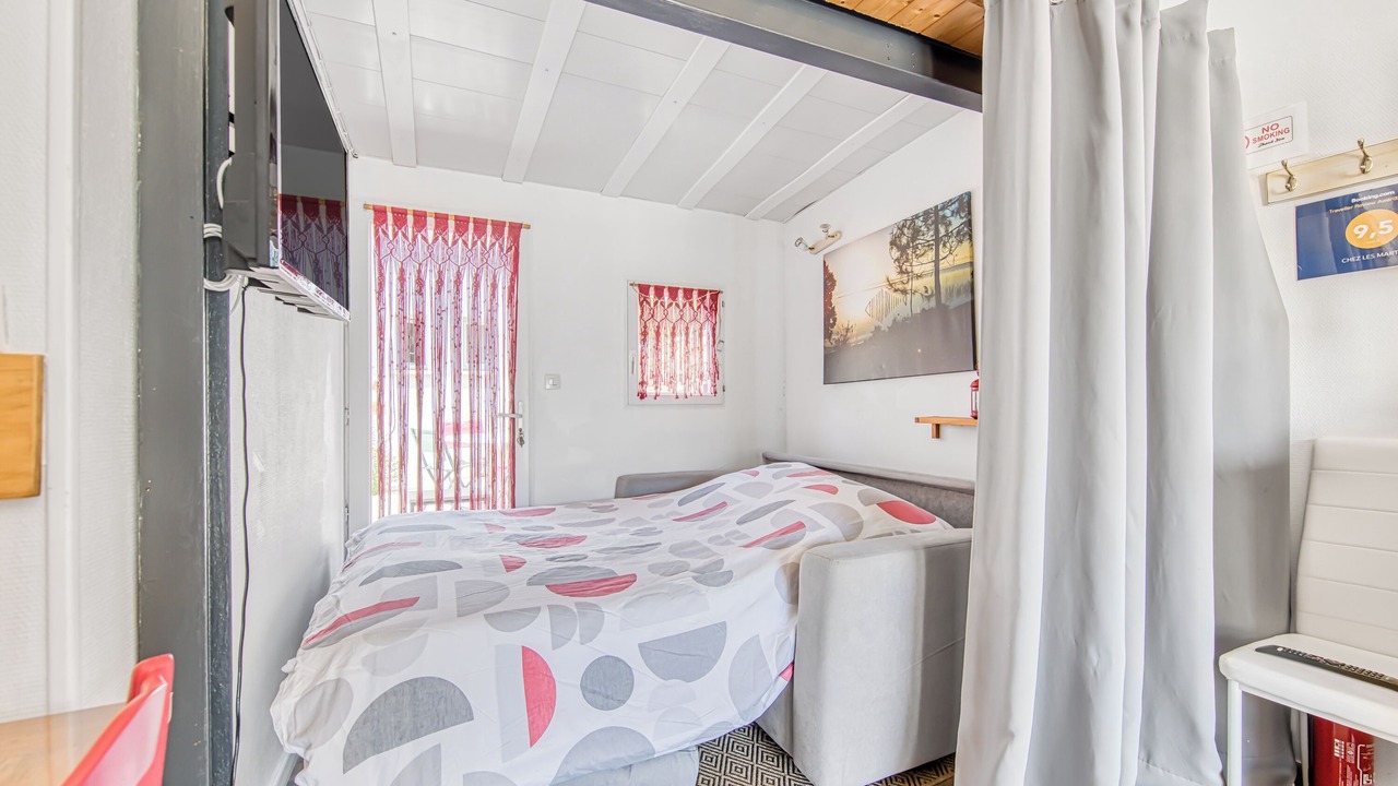 Photo of Bedroom in Castelnau-de-Medoc