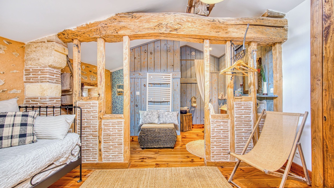 Photo of Bedroom in Noaillan