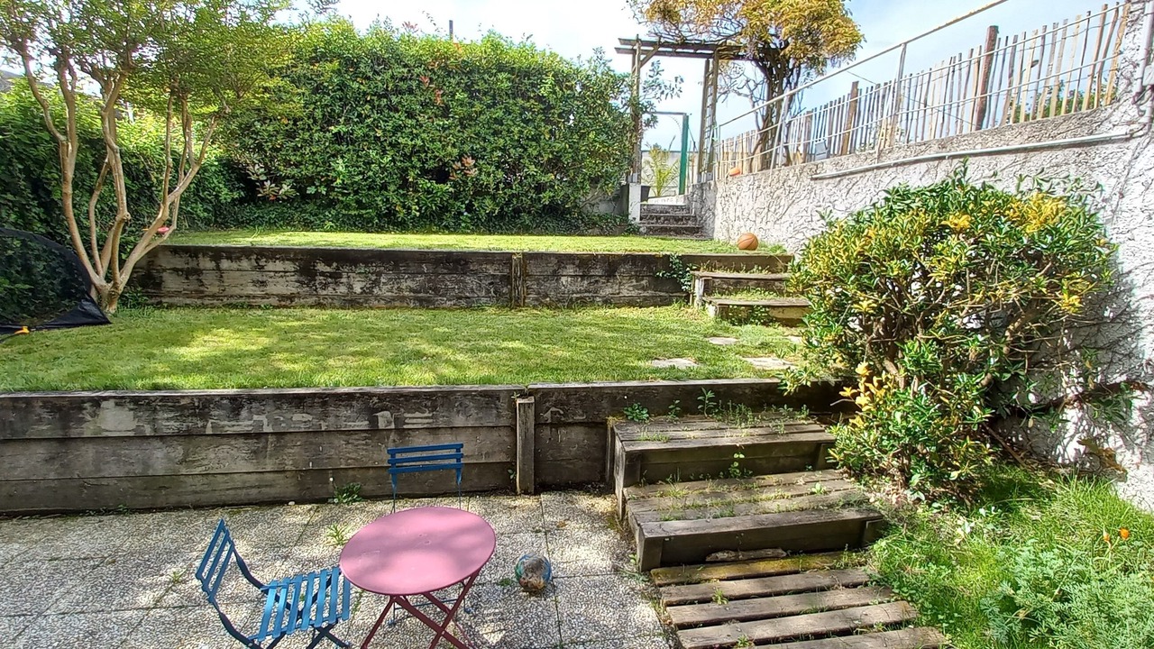 Photo of Patio Balcony in Saint-Medard-en-Jalles