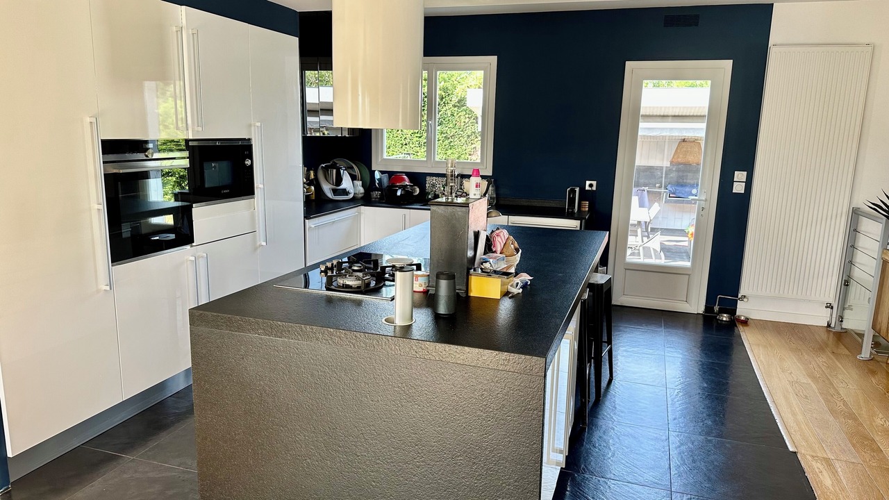 Photo of Kitchen in Saint-Medard-en-Jalles