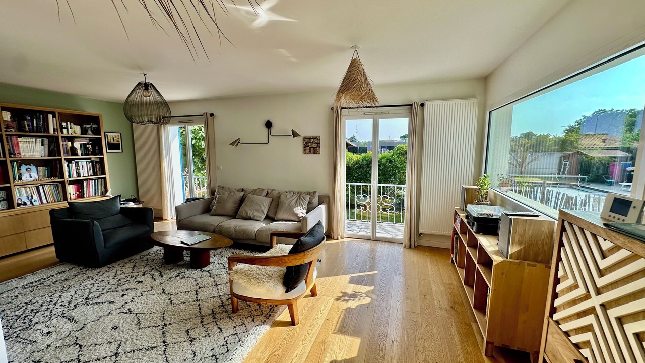 Photo of Livingroom in Saint-Medard-en-Jalles