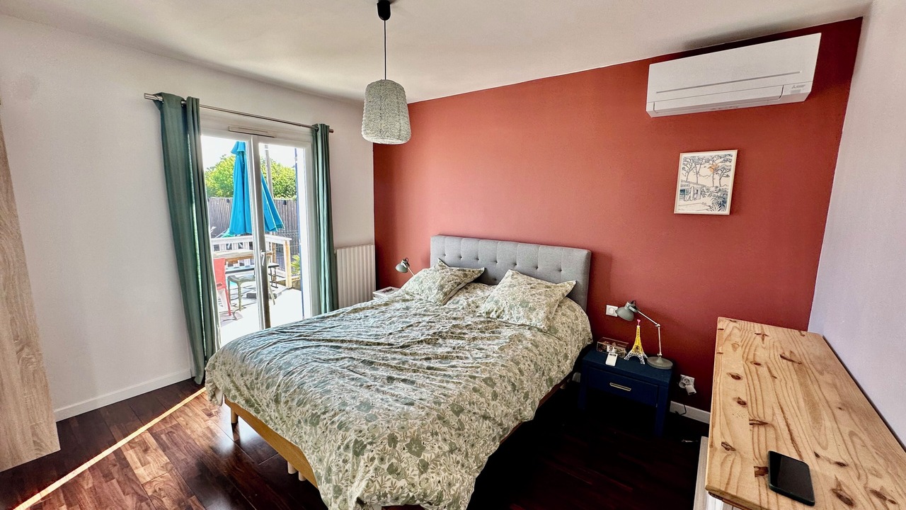 Photo of Bedroom in Saint-Medard-en-Jalles