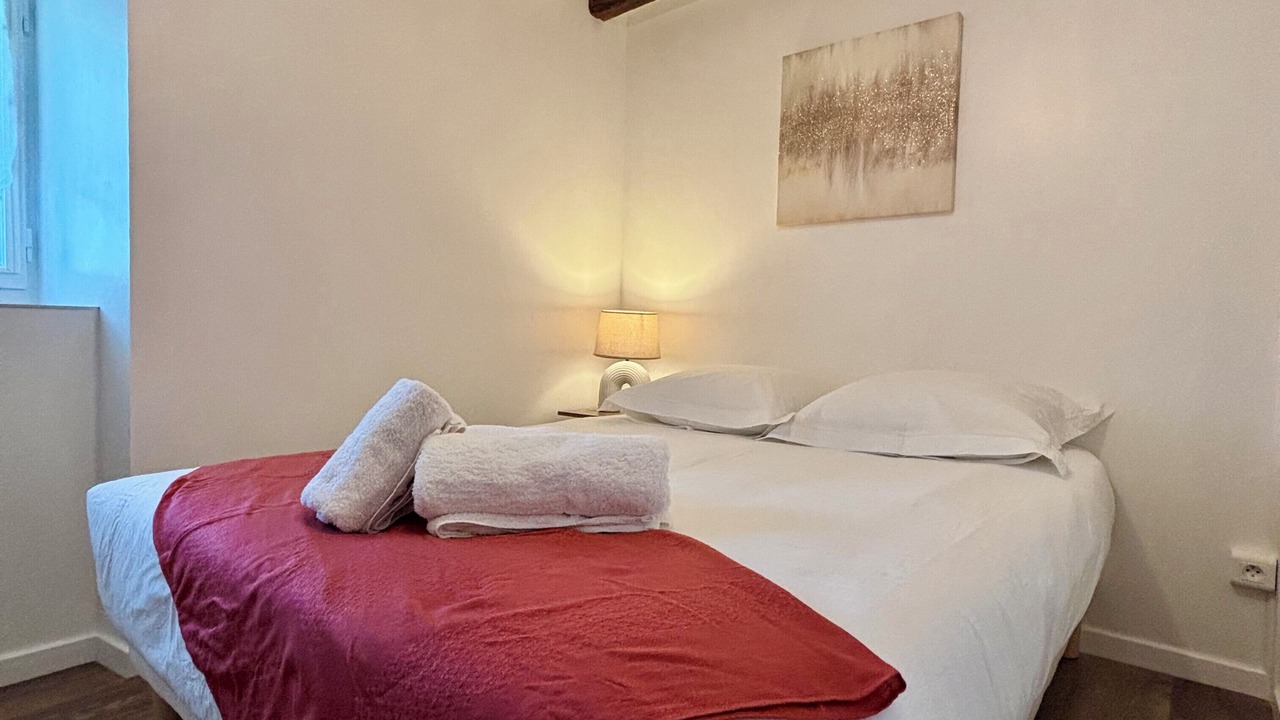 Photo of Bedroom in Naves