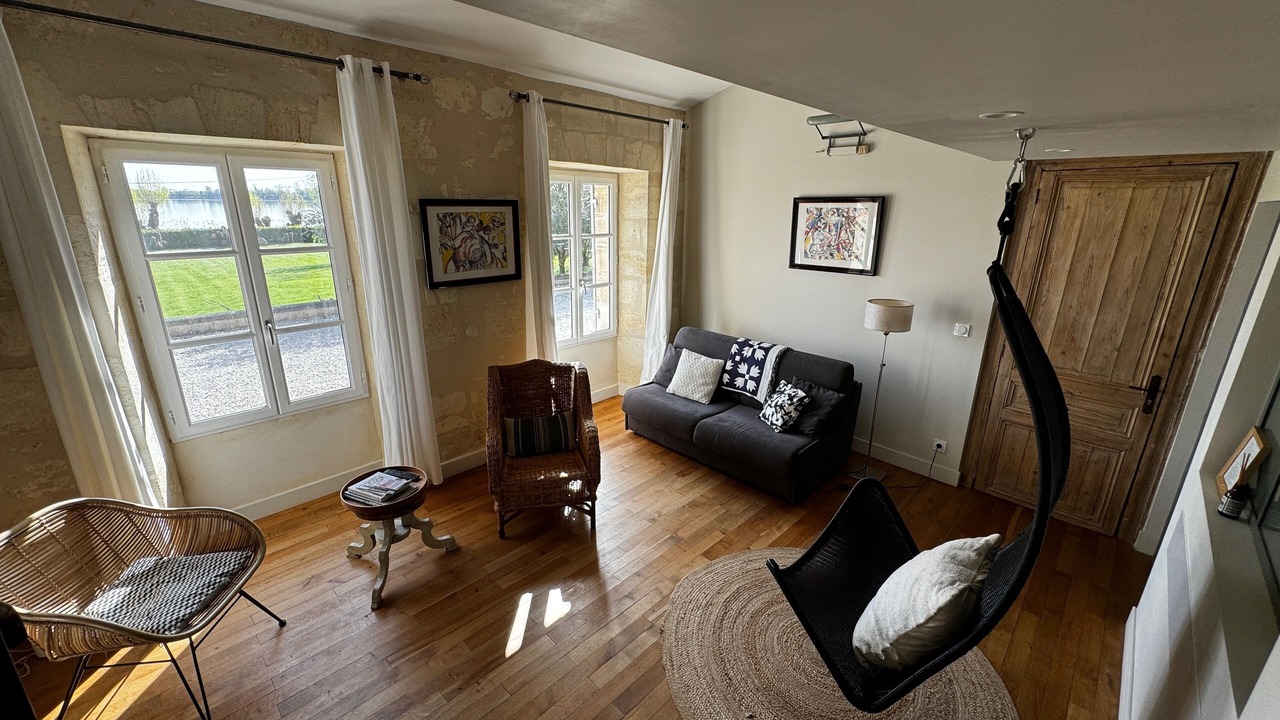 Photo of Livingroom in Bourg-sur-Gironde