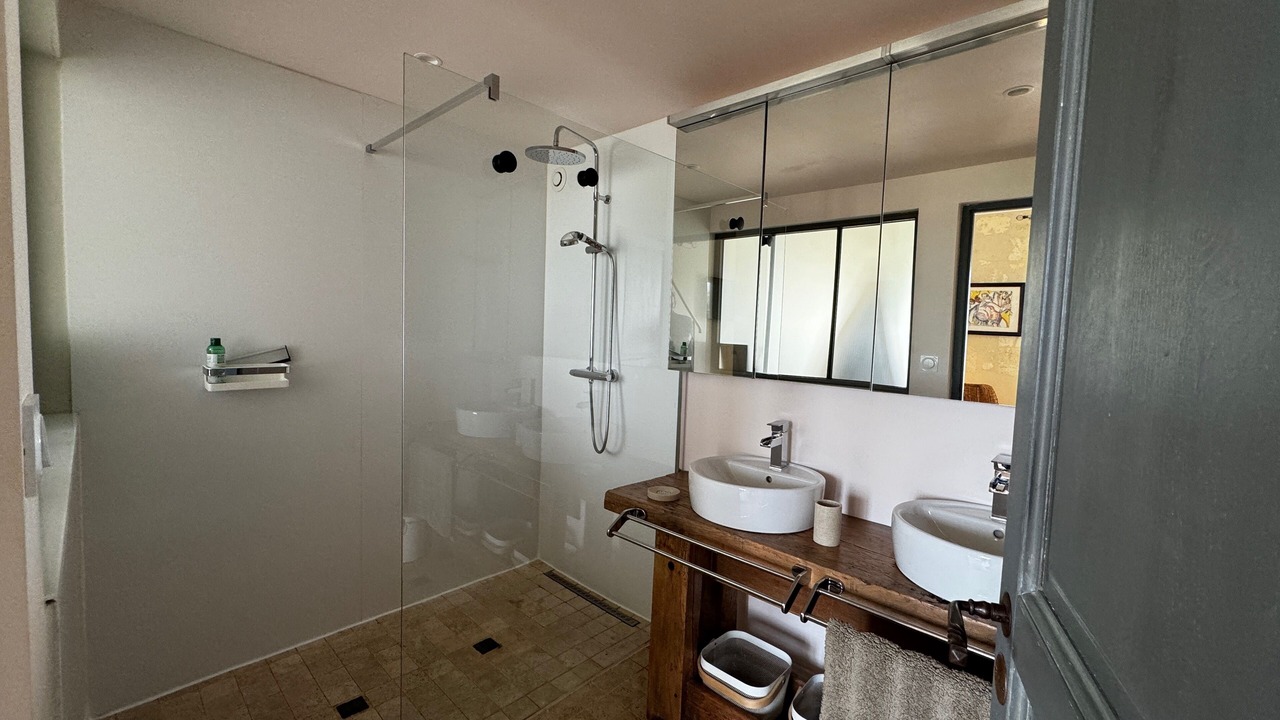Photo of Bathroom in Bourg-sur-Gironde