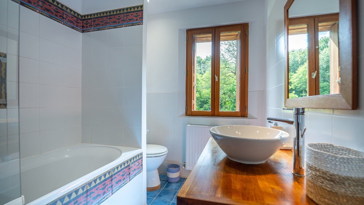 Photo of Bathroom in Sore