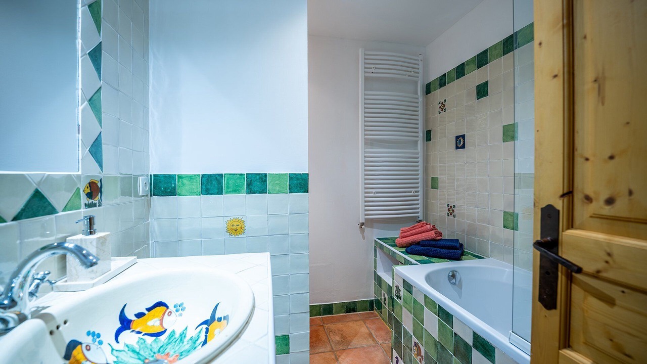 Photo of Bathroom in Sore