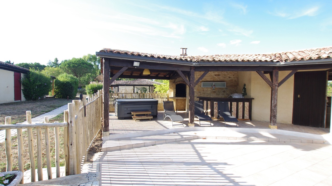 Photo of Patio Balcony in Bosset
