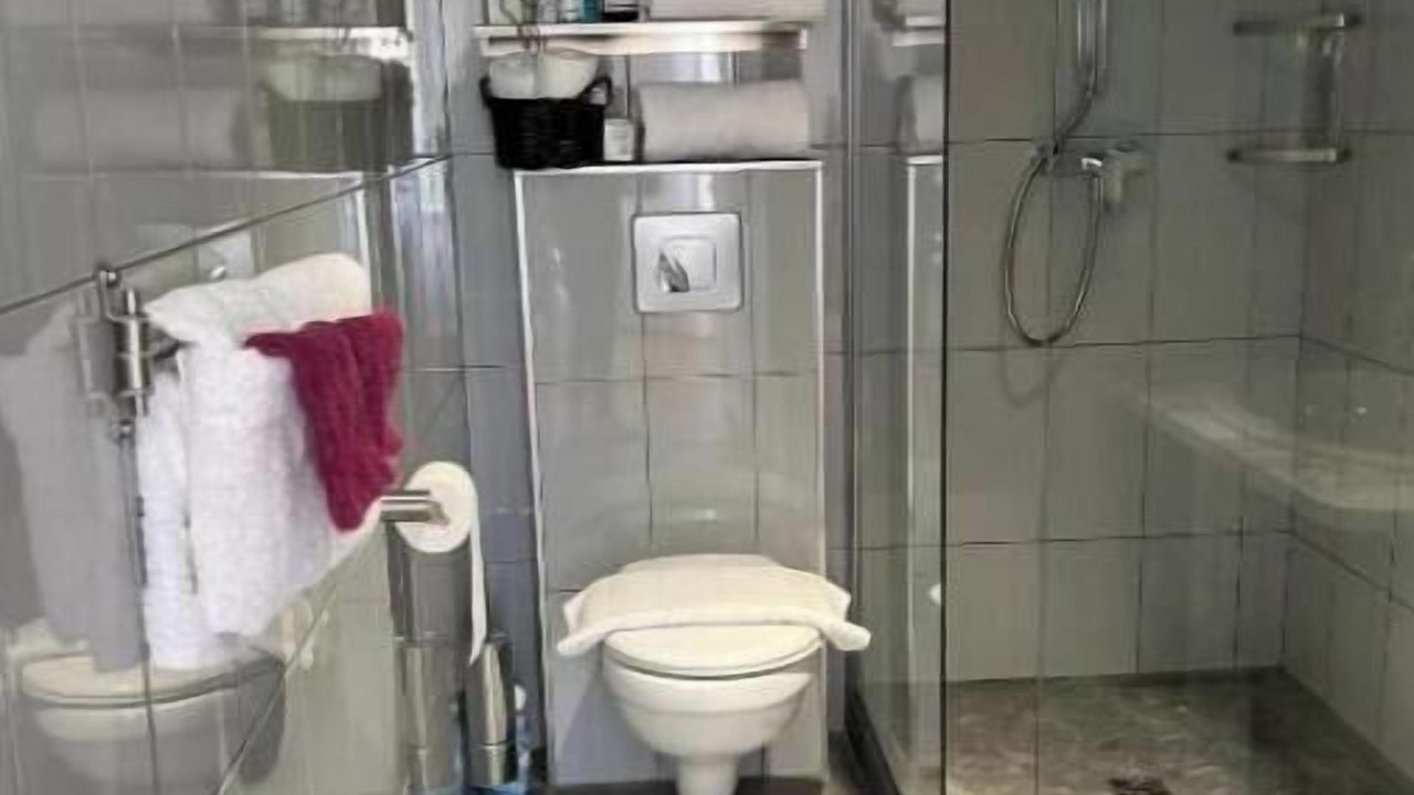 Photo of Bathroom in Lamothe-Landerron