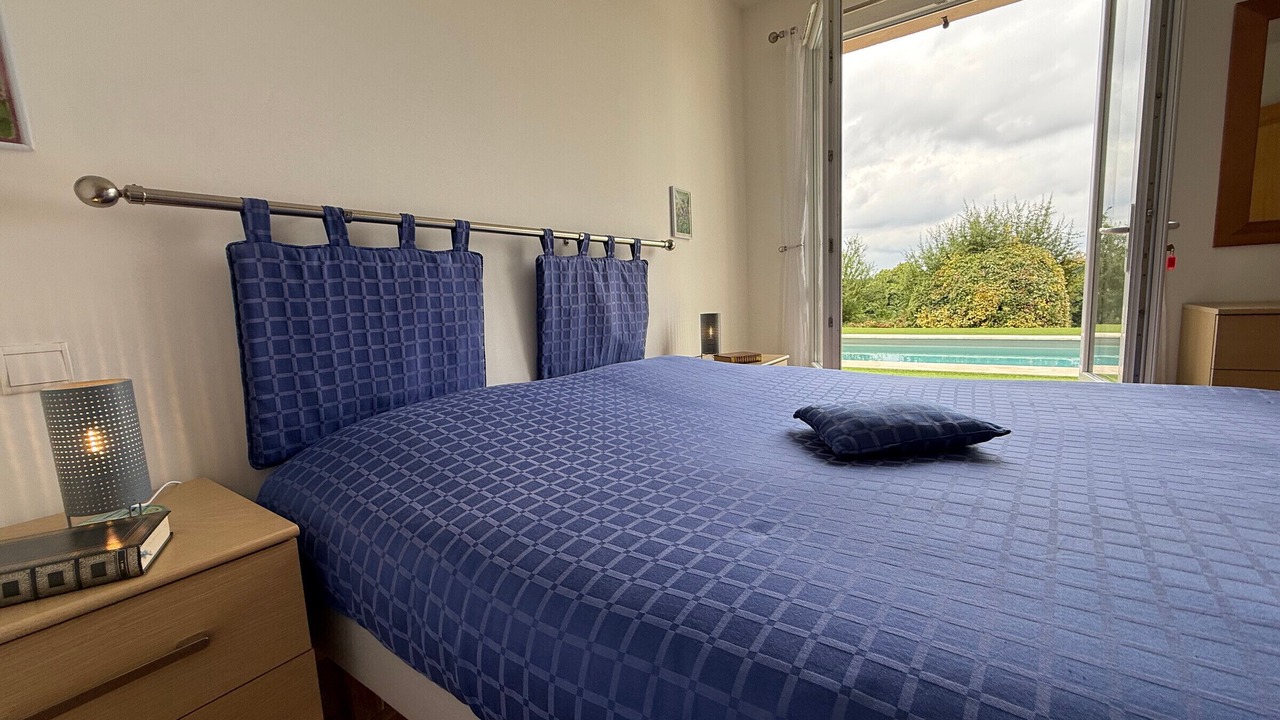 Photo of Bedroom in Saint-Mesmin