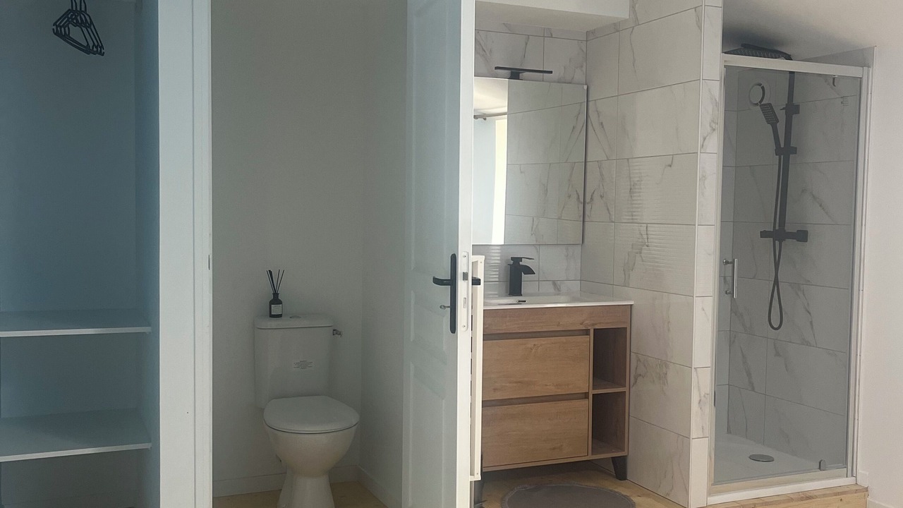 Photo of Bathroom in Cognac