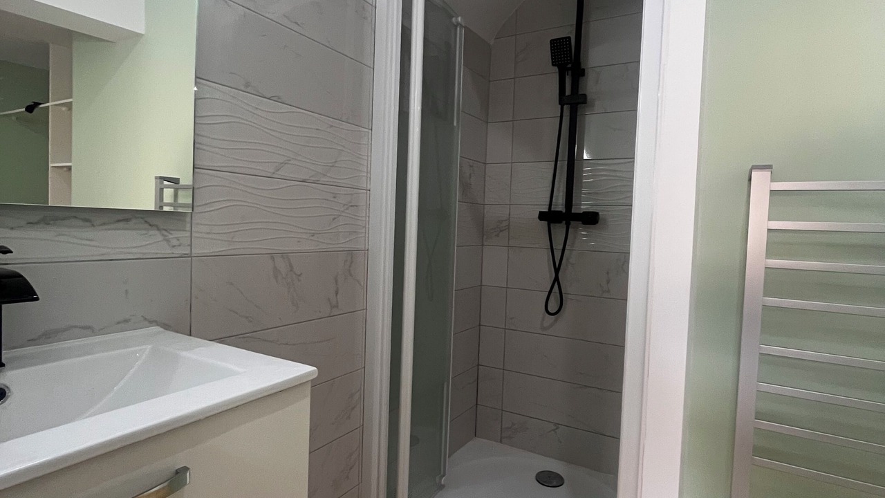 Photo of Bathroom in Cognac