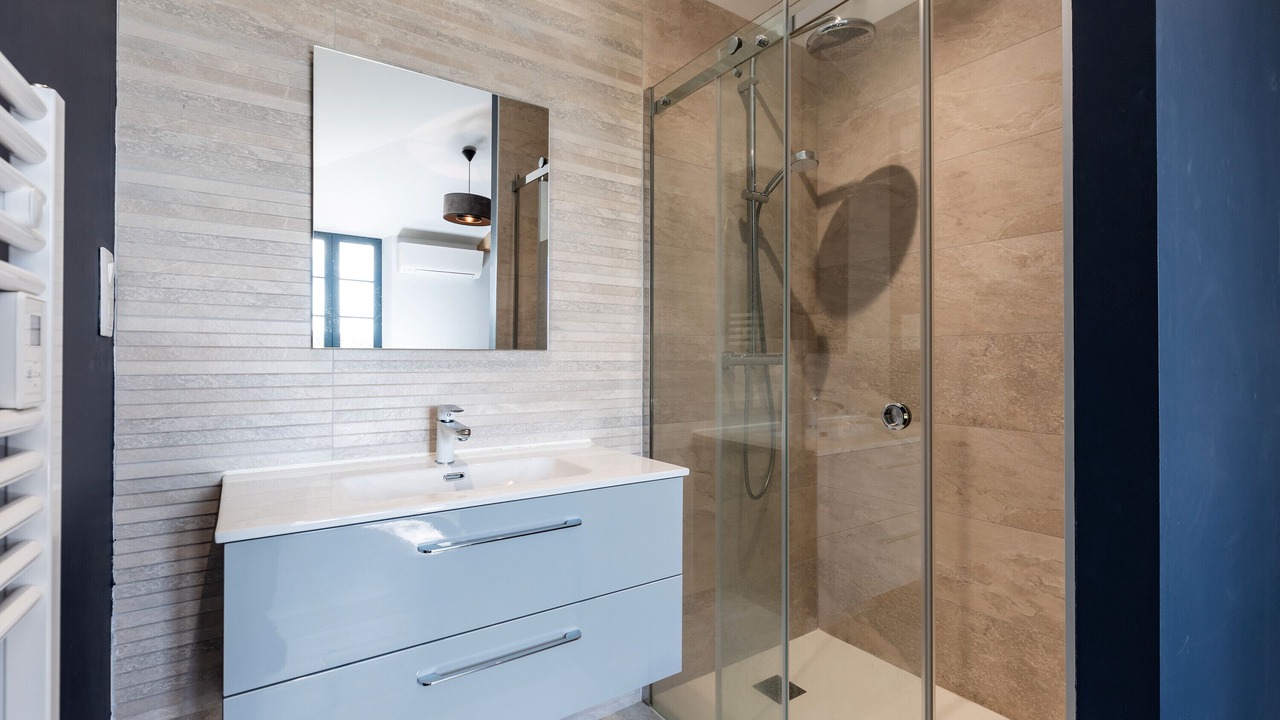 Photo of Bathroom in Les Salles-De-Castillon