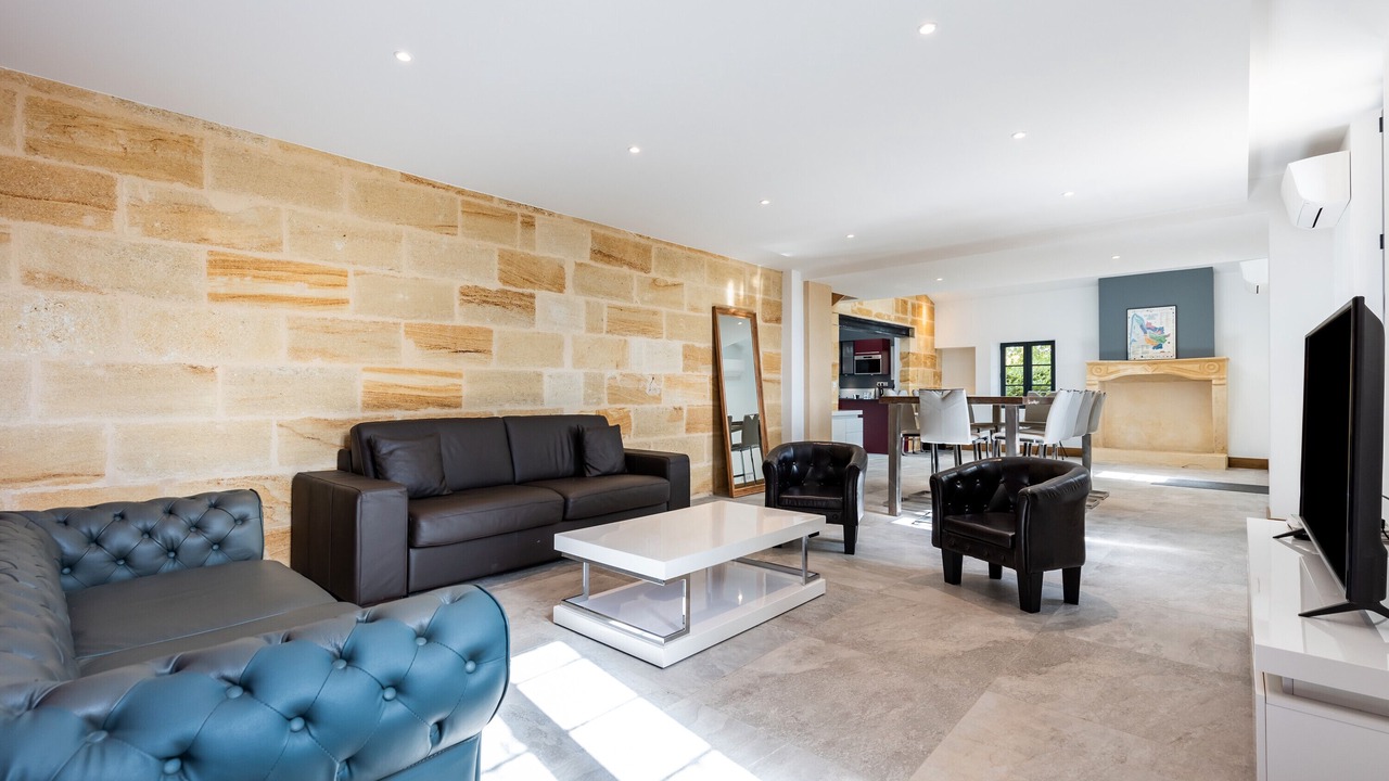Photo of Livingroom in Les Salles-De-Castillon