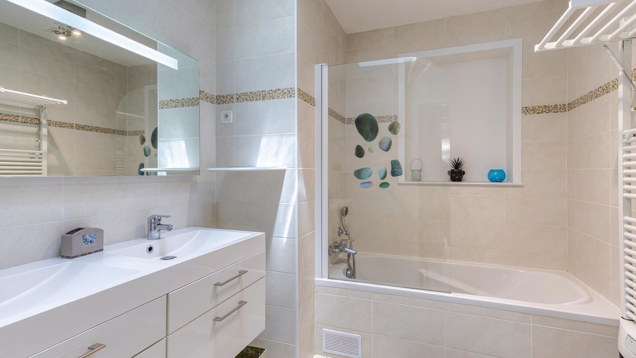 Photo of Bathroom in Cheray