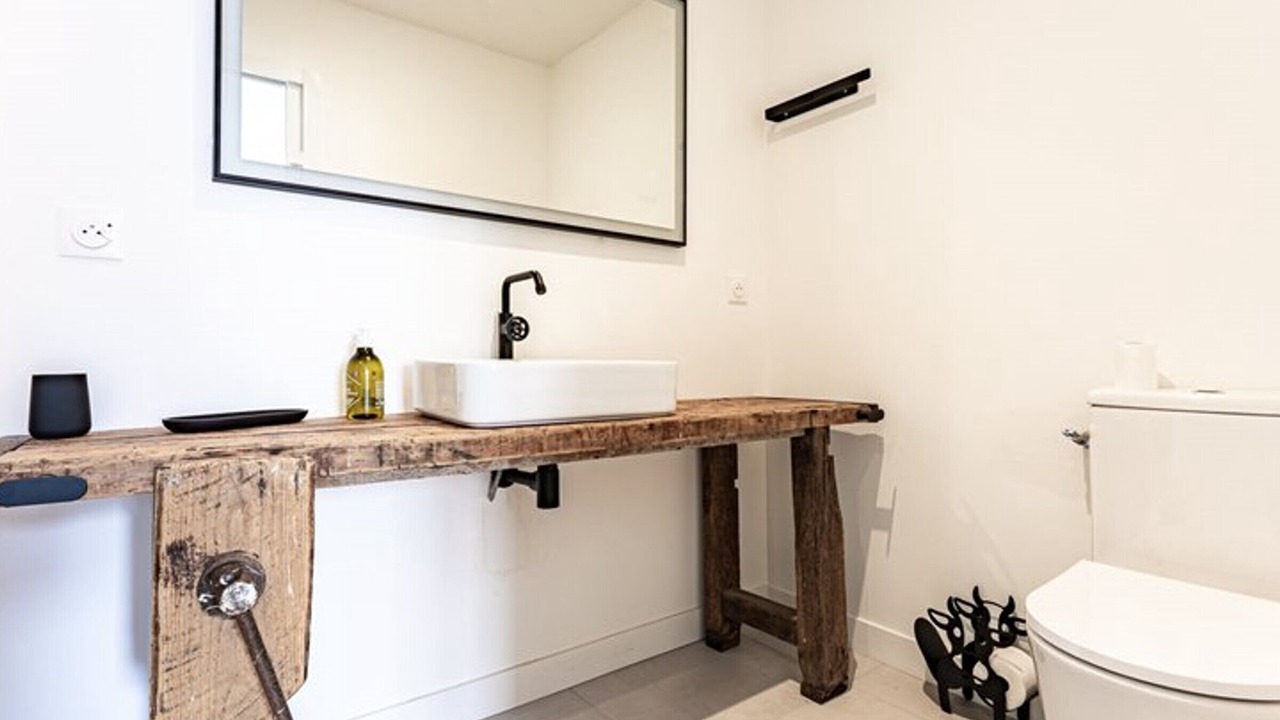 Photo of Bathroom in Ars-en-Re