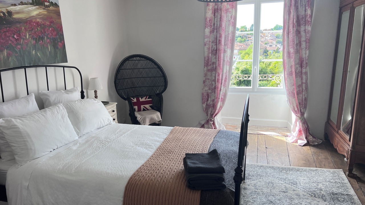 Photo of Bedroom in L'Isle-Jourdain
