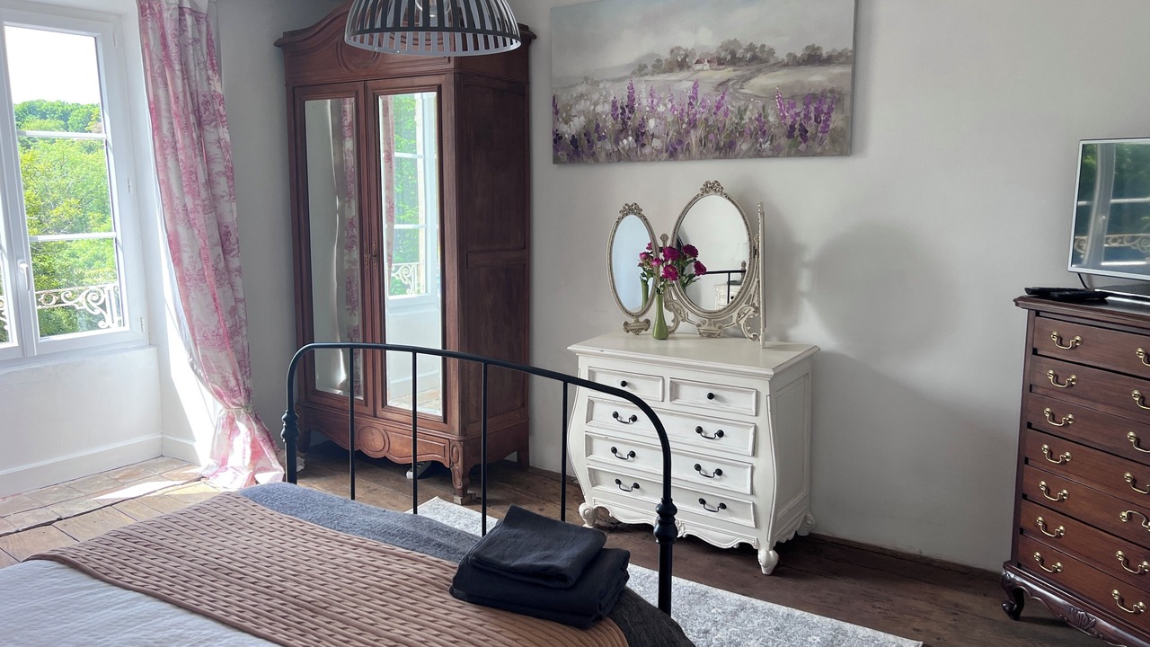 Photo of Bedroom in L'Isle-Jourdain