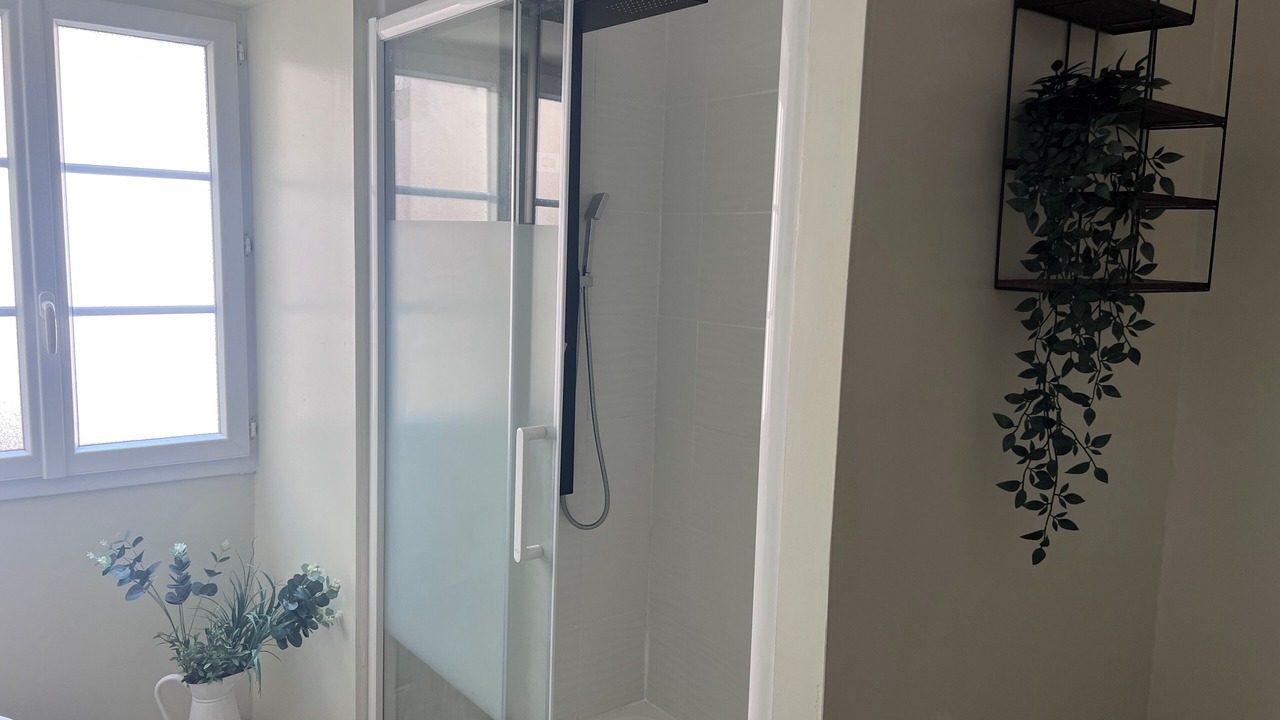 Photo of Bathroom in L'Isle-Jourdain