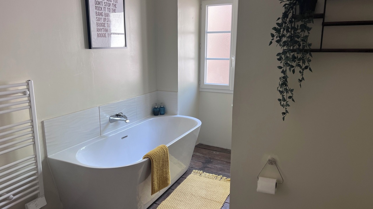 Photo of Bathroom in L'Isle-Jourdain