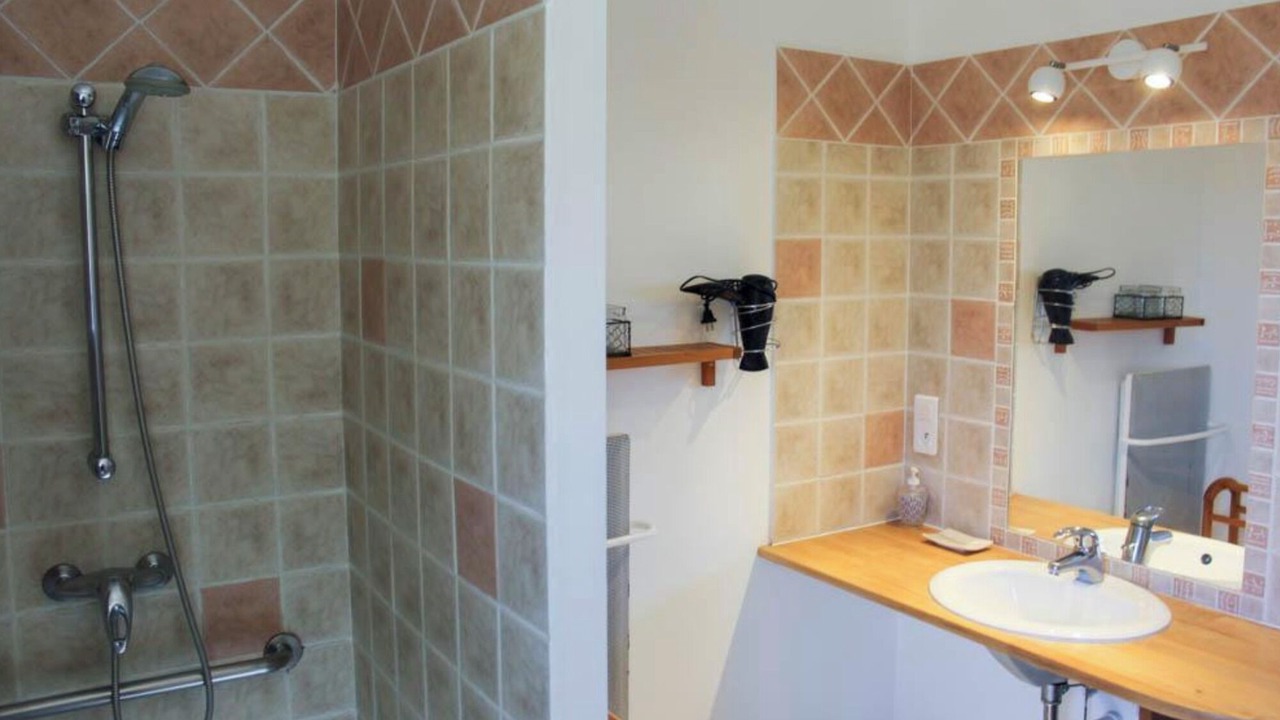 Photo of Bathroom in Greoux-les-Bains