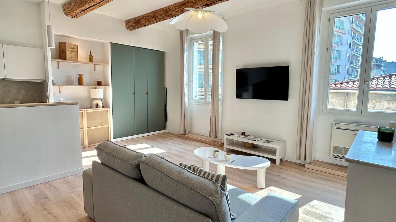 Photo of Livingroom in Opera