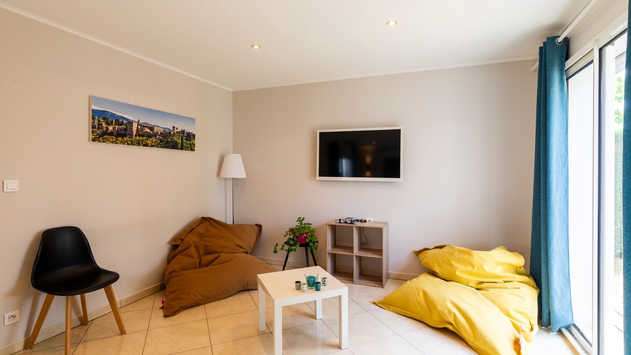 Photo of Bedroom in Fals