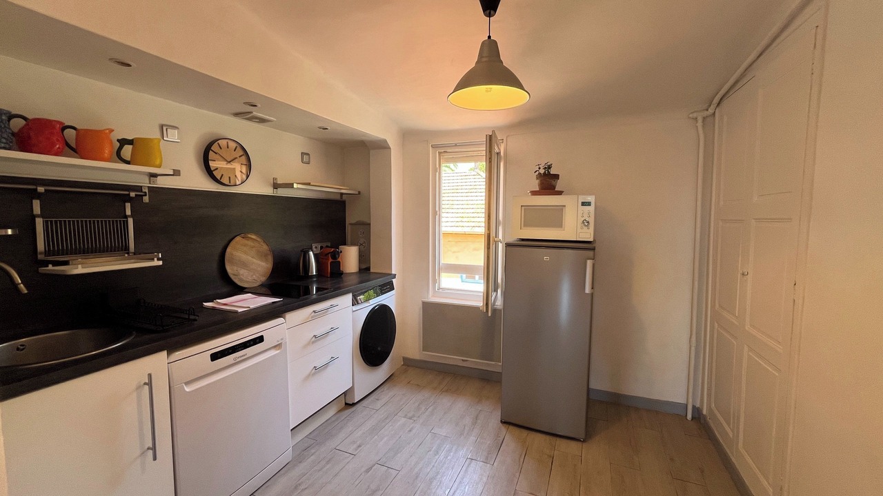 Photo of Kitchen in Hyeres City Centre