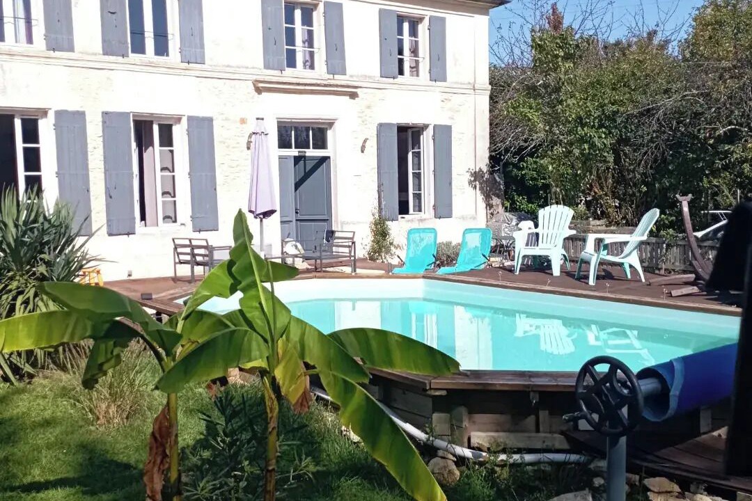 Photo of Outdoor in Burie