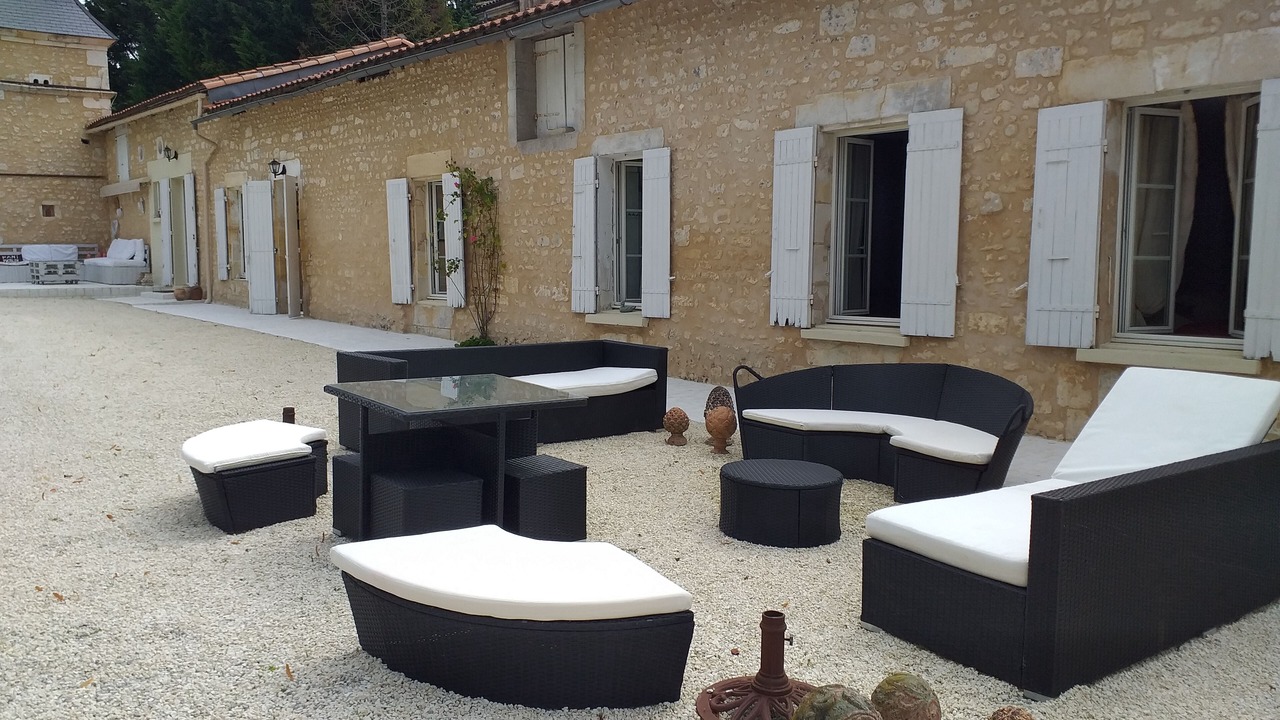 Photo of Patio Balcony in Saint-Martial-de-Vitaterne