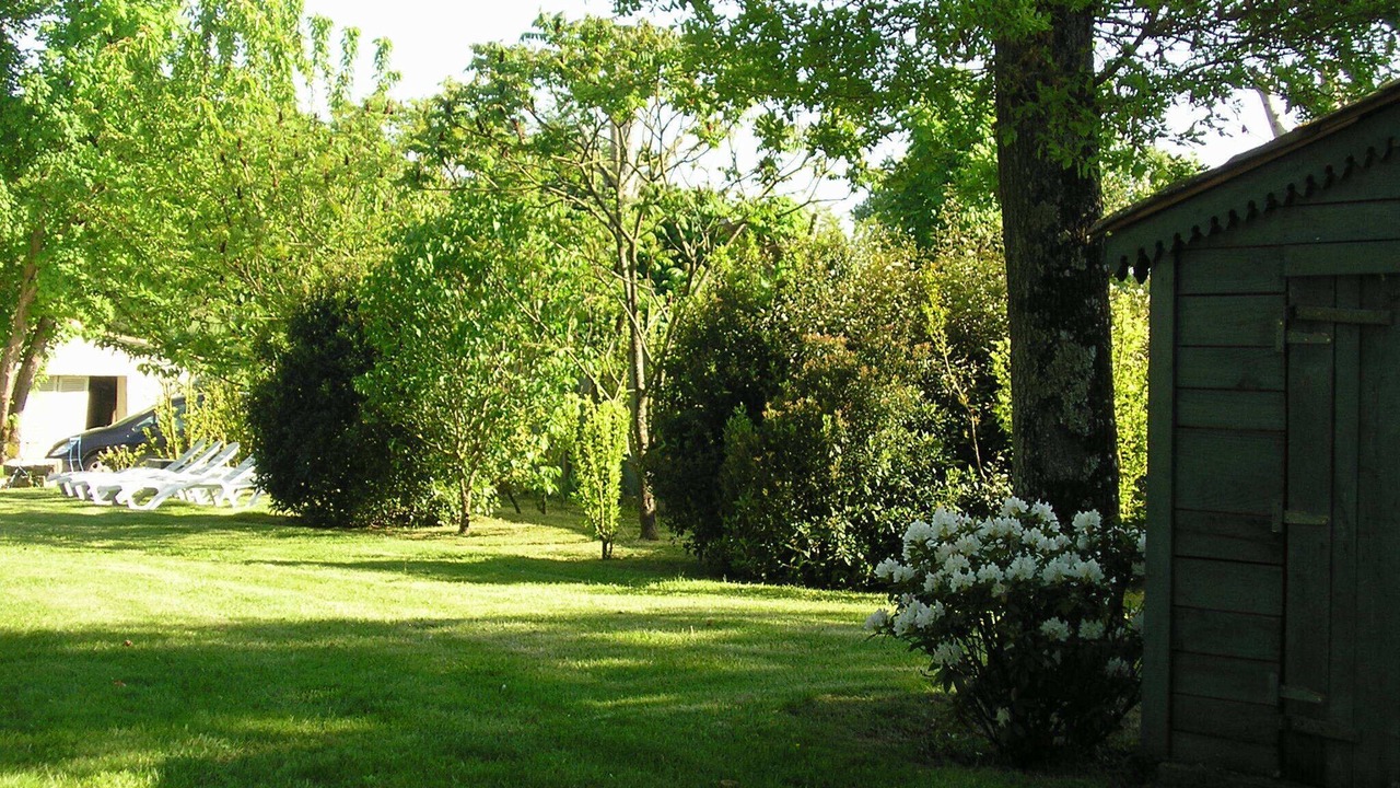 Photo of Outdoor in Saint-Martial-de-Vitaterne
