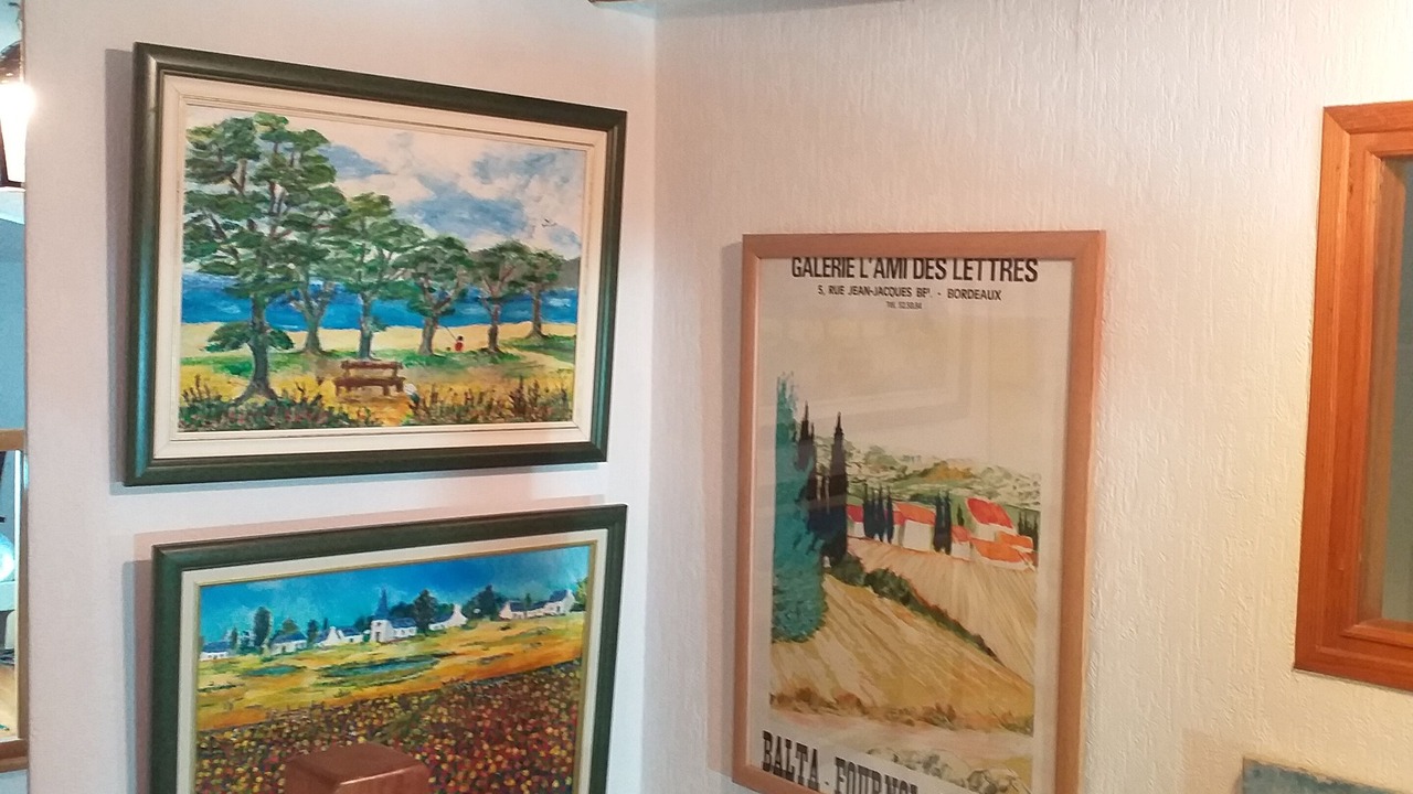 Photo of Others in Saint-Martial-de-Vitaterne