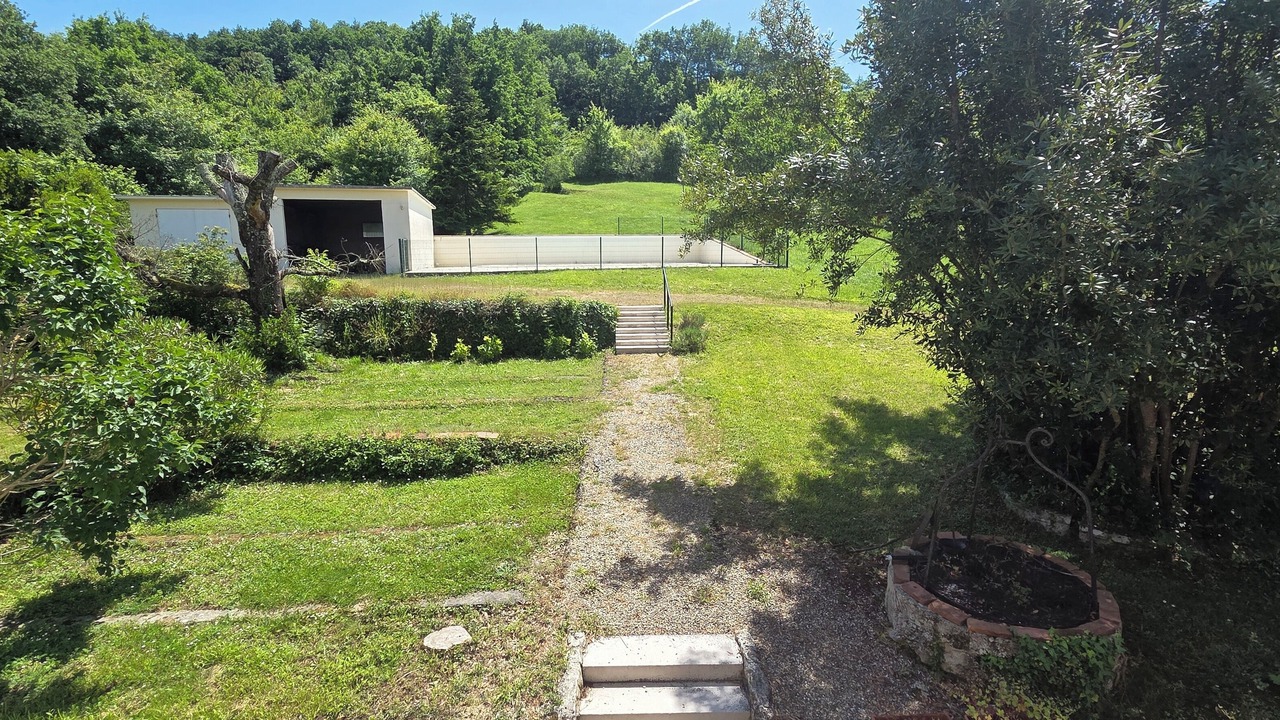 Photo of Outdoor in Bon-Encontre