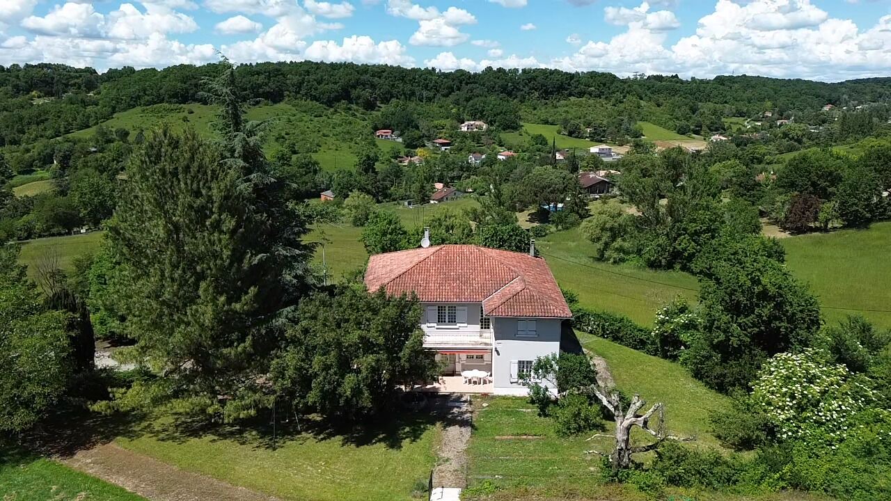 Photo of Outdoor in Bon-Encontre