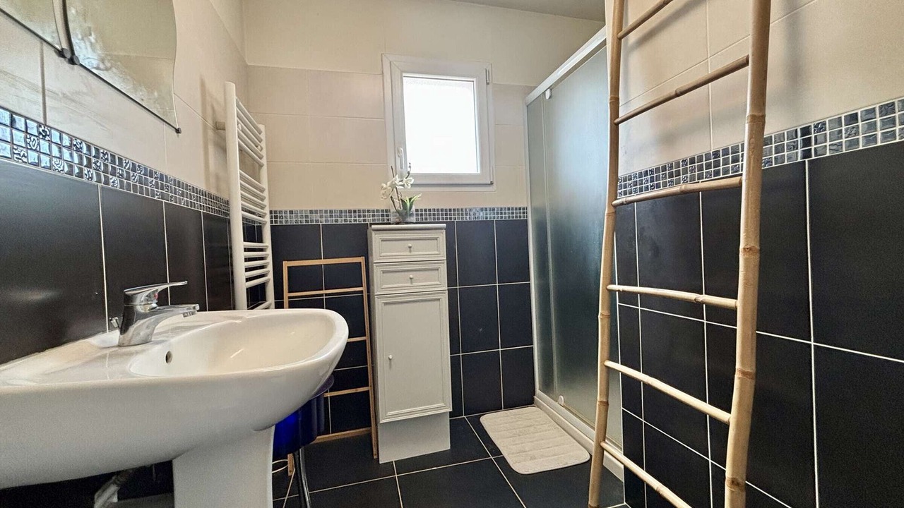 Photo of Bathroom in Cheray