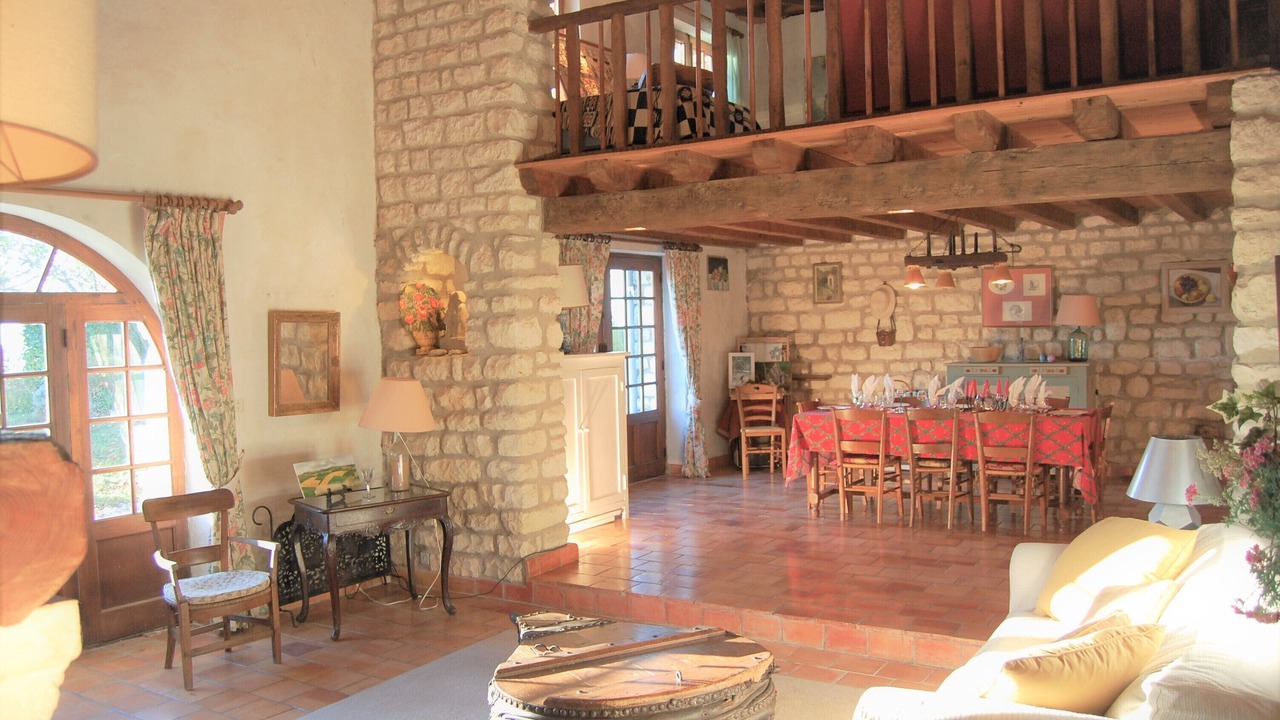 Photo of Livingroom in Saint-Martial-de-Mirambeau