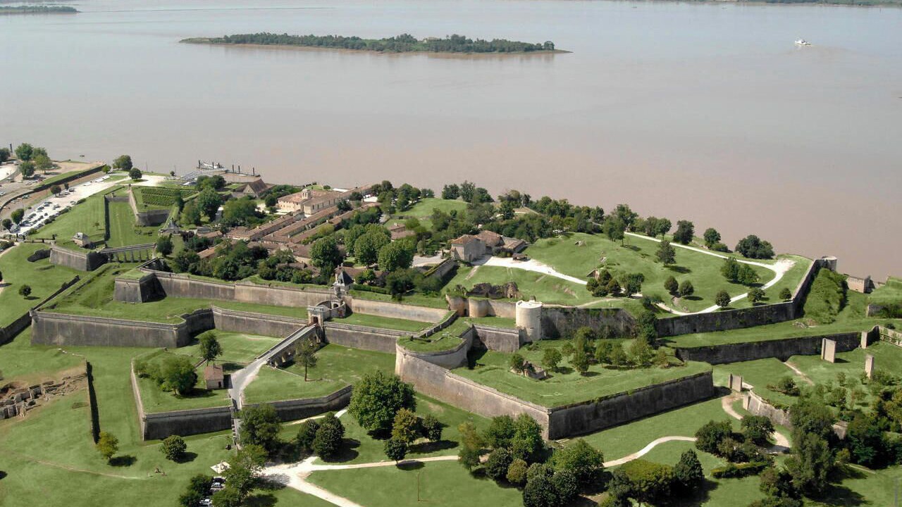 Photo of Outdoor in Saint-Martial-de-Mirambeau