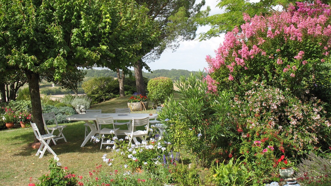 Photo of Outdoor in Saint-Martial-de-Mirambeau