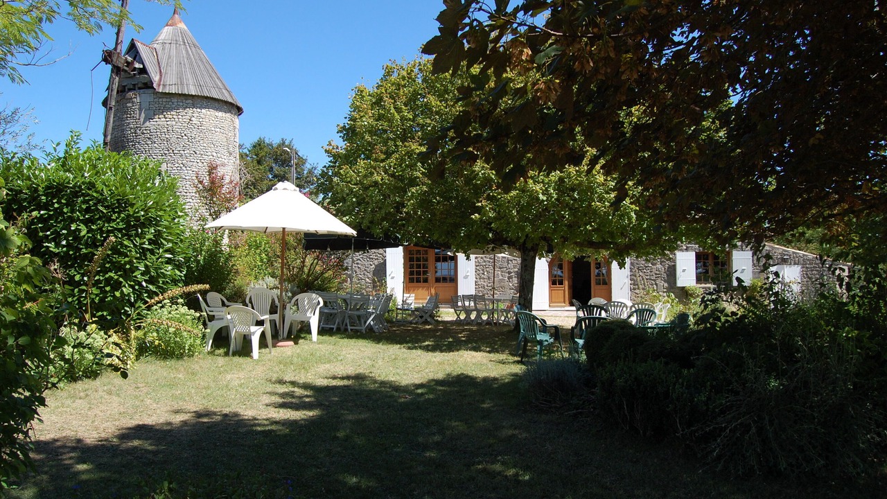 Photo of Outdoor in Saint-Martial-de-Mirambeau
