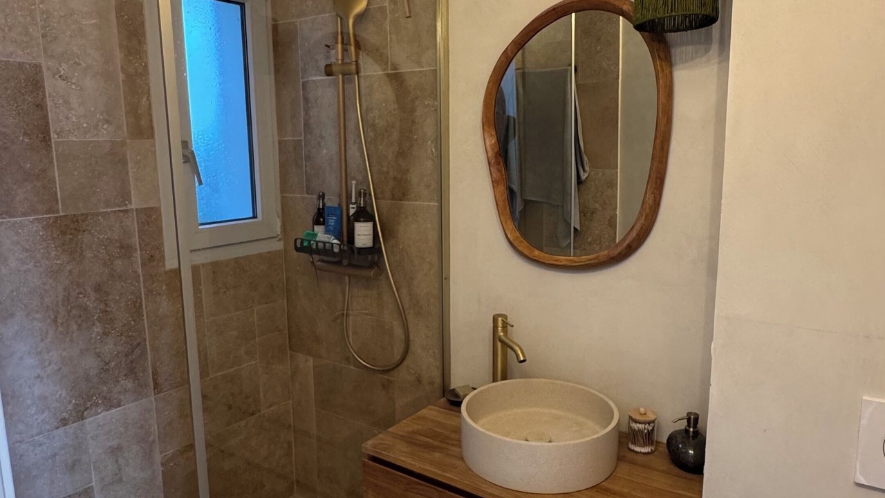 Photo of Bathroom in Claouey