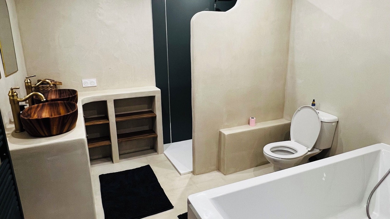 Photo of Bathroom in La Chapelle-Saint-Laurent