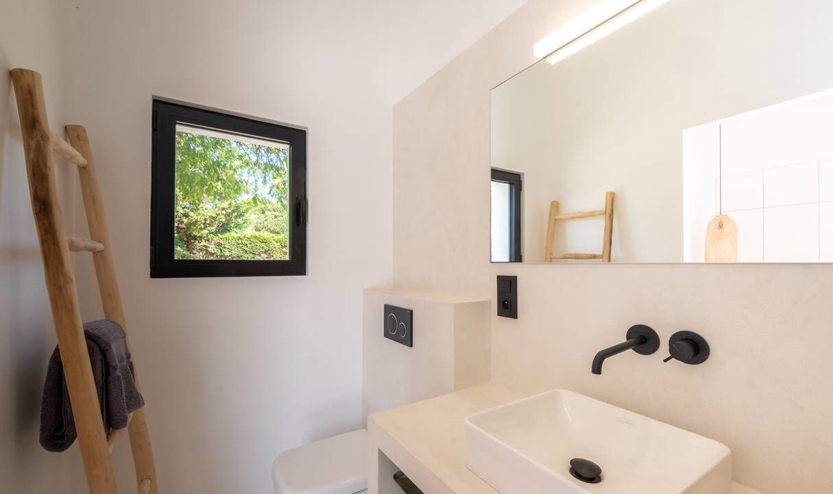 Photo of Bathroom in Les Portes-en-Re