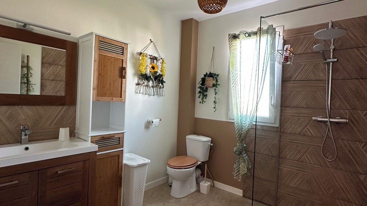 Photo of Bathroom in Le Chateau-d'Oleron