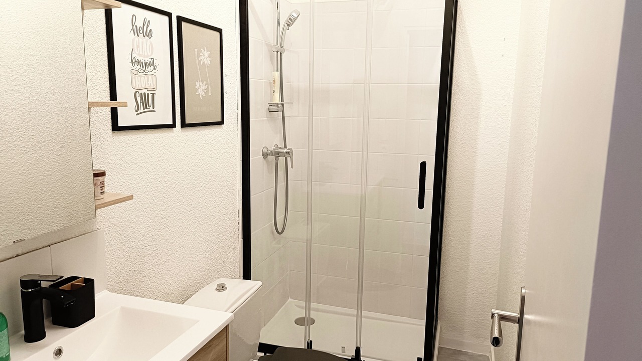 Photo of Bathroom in Les 3 Cites