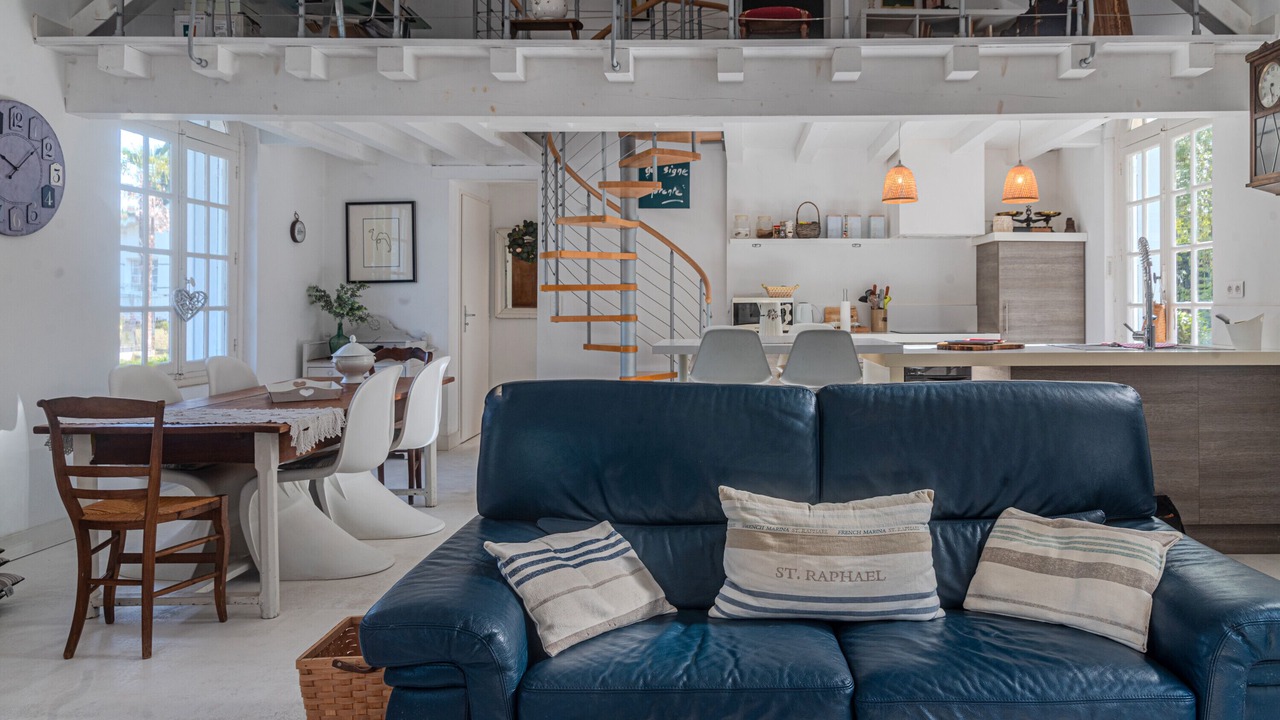 Photo of Livingroom in Jarnac