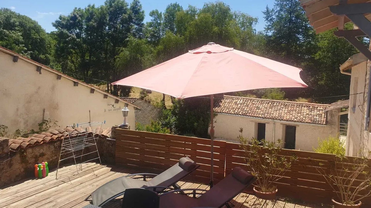 Photo of Patio Balcony in Chalandray