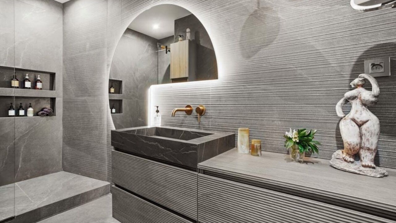 Photo of Bathroom in Hyeres City Centre